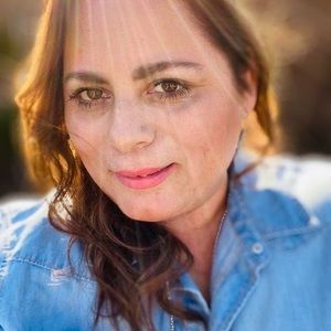 Meet your Posher, Daniela